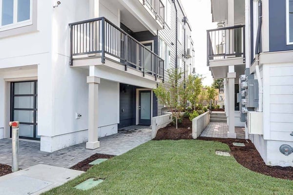 Exterior-between-buildings-2-1570-N-Willis-Kenton-1-1