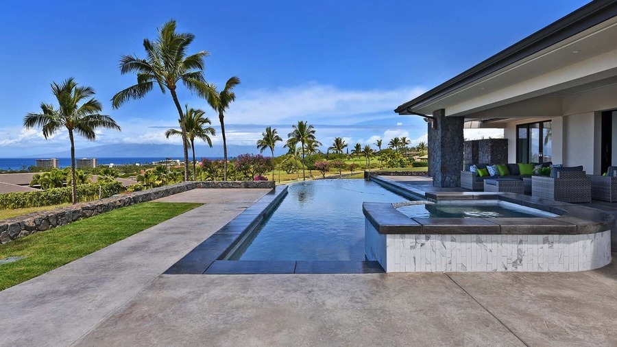 Let a Deck Builder Help Turn Your Island Property Into an Oasis