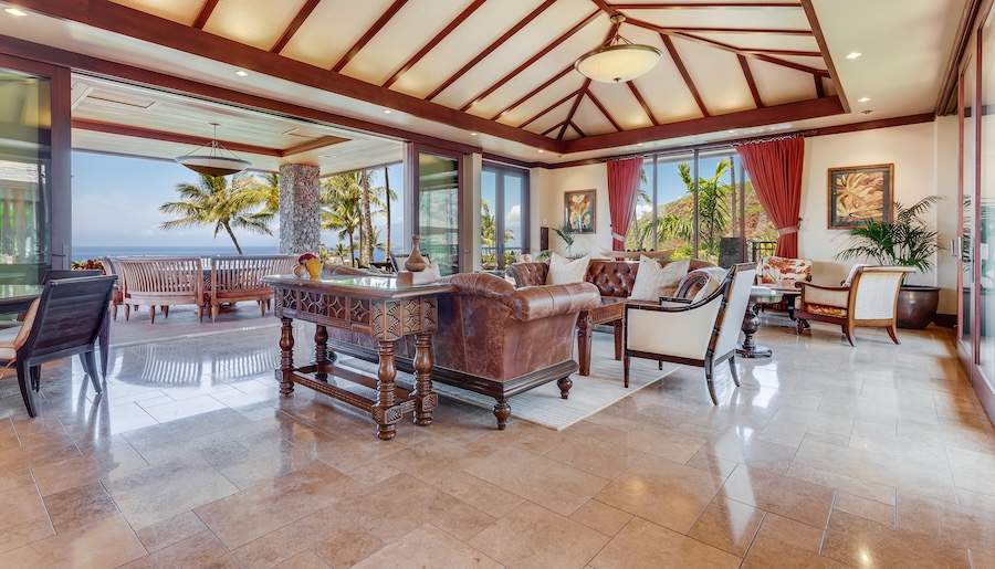 607 Anapuni_living room_2