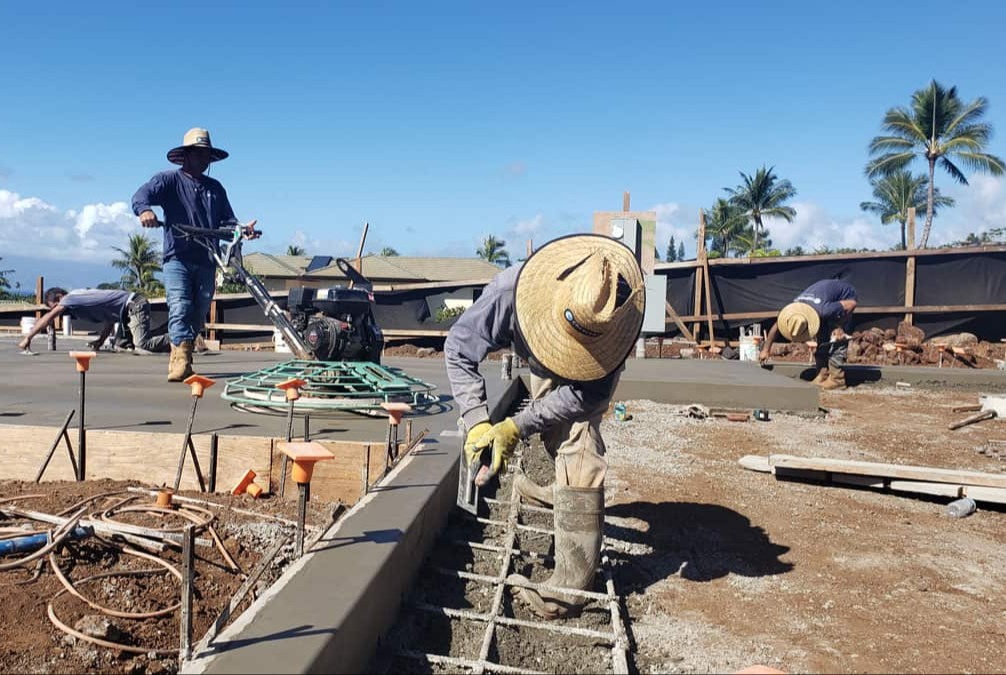 hand-edging-concrete-wall-1 hand-edging-concrete-wall-1